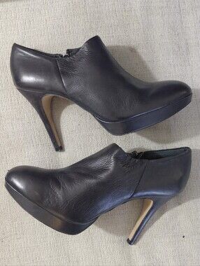 Vince Camuto Black Leather Platform  Booties Size 9.5